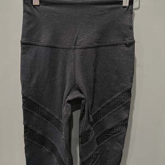 Beyond Yoga black leggings - Picture 2 of 6